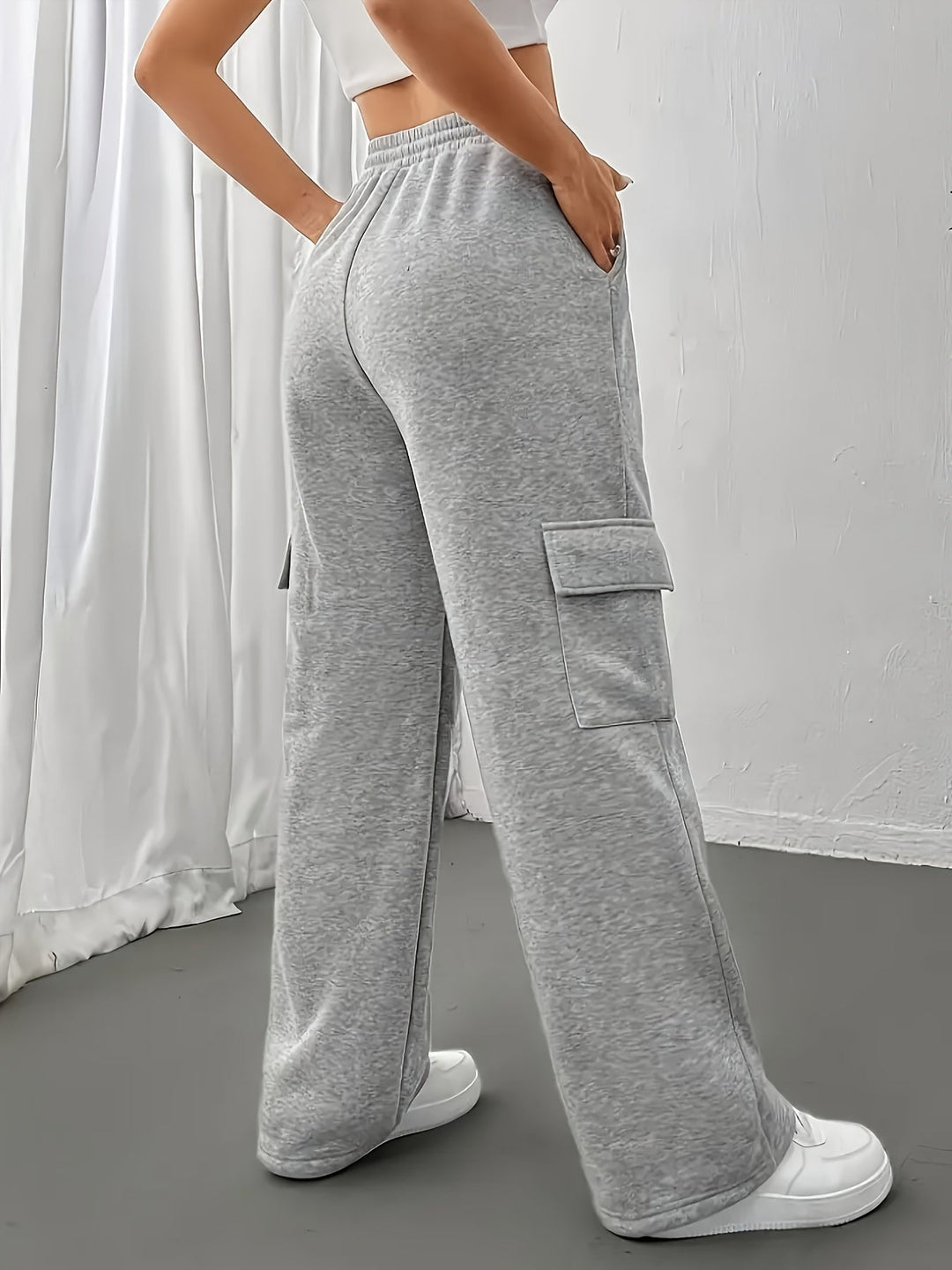 Birdie | Light Gray Wide-Leg Cargo Sweatpants with Drawstring